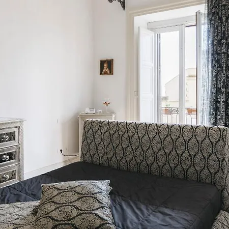 Couette-café Palazzo Del Teatro 4*