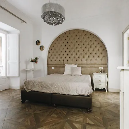 Palazzo Del Teatro Nocleg ze śniadaniem 4*