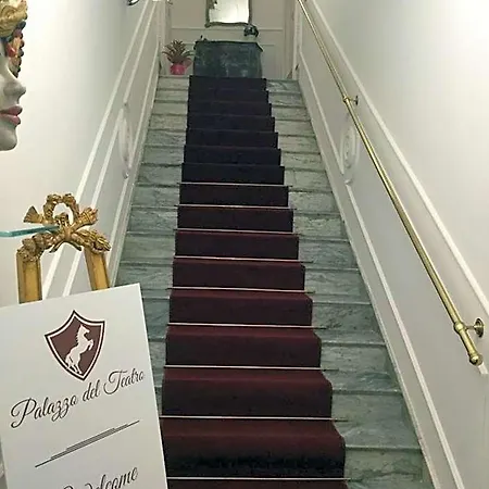 Nocleg ze śniadaniem Palazzo Del Teatro 4*