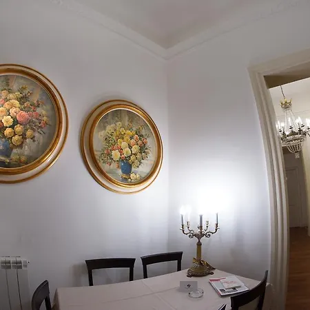 Palazzo Del Teatro Nocleg ze śniadaniem 4*