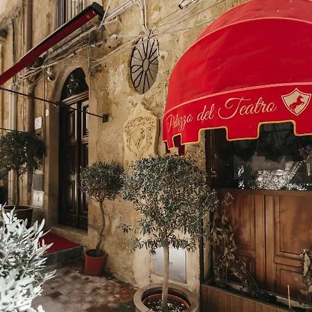 Palazzo Del Teatro Nocleg ze śniadaniem 4*