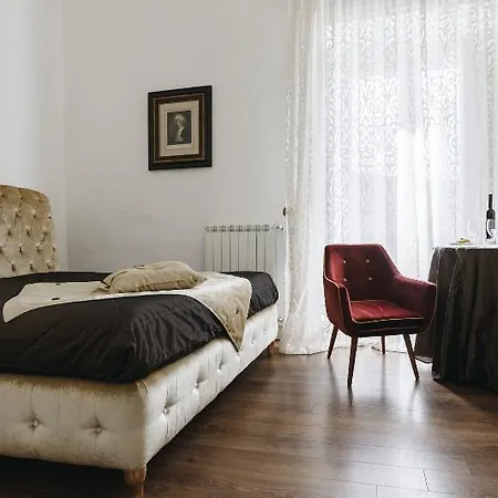 Bed & Breakfast Palazzo Del Teatro 4*
