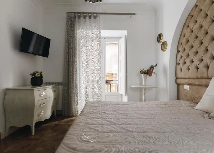 Bed & Breakfast Palazzo Del Teatro 4*